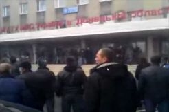 Lagi, demonstran anti-Ukraina kepung kantor polisi