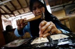 IKM perak dan tembaga terkendala bahan baku