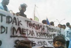Mahasiswa Riau geram ada Jokowi di soal UN