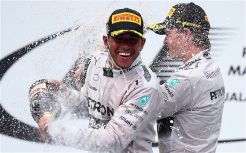 Harapan Mercedes ada di pundak Hamilton