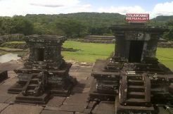 Banyak orang bertapa di Candi Ratu Boko, ada apa?