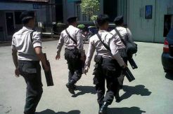 Bentrok napi dipicu handphone hilang