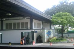 Tenaga pengajar di JIS...