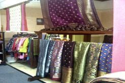 Menenun rezeki dari jualan songket Palembang