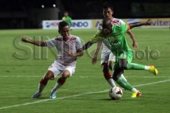 Matikan Greg di luar kotak penalti