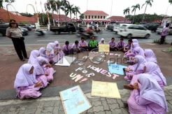 Isak tangis siswa SMP warnai zikir bersama jelang UN