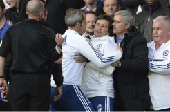 Asisten pelatih Chelsea dihukum enam laga
