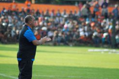 Absen tiga laga, Raja Isa terancam didepak Persijap