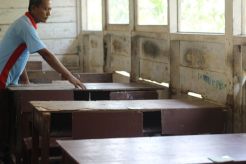 Di Banyuasin UN digelar di ruangan yang lapuk