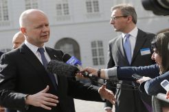 Hague: Rusia coba ganggu pemilu Ukraina
