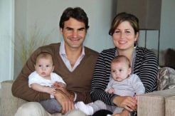 Karena istri, Federer urung tampil