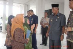 IRT menangis di depan Bupati karena digugurkan jadi CPNS