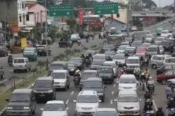 Pembagian es krim gratis di Bandung bikin macet dan kotor