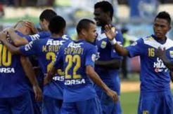 Persib tahan imbang Ajax di babak pertama