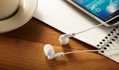 Nikmati bermusik dengan earphone Apacer terbaru