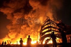 Diduga tabung gas meledak, satu rumah ludes terbakar