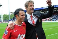 Giggs dan Van Der Sar bakal jadi staff pelatih