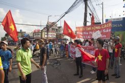China kutuk kerusuhan...