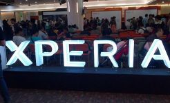 Ratusan pengunjung serbu pre-order Sony Xperia Z2