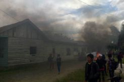Mahasiswa Unika Bakar Sejumlah Fasilitas Kampus