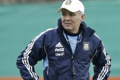 Argentina Coret Empat Pemain
