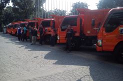 DKI Dapat Sumbangan 53 Truk Sampah