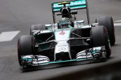 Putus Rekor Hamilton, Rosberg Rebut Pole Positions