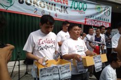 Tim Sukses Galang Rp1.000 untuk Jokowi-JK