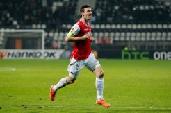 Ajax Daratkan Viergever dari AZ Alkmaar