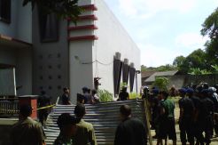 Massa Rusak Rumah yang Dijadikan Tempat Ibadah