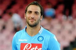Barcelona Dekati Higuain