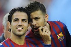 Pique Sebut  Barca Tak Hargai Fabregas