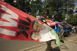 Rusak Pohon, Poster...
