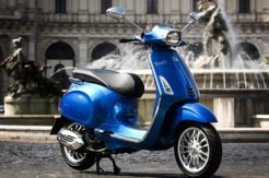 Vespa Sprint 150 Tampil Sporty, Muda dan Maskulin