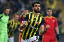 Cari Pengganti Rakitic, Sevilla Incar Mehmet Topal