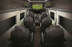 Airstream Autobahn Sebuah Minibus VIP Setara S-Class