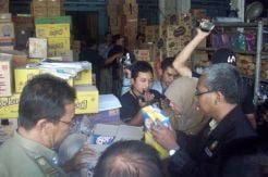 Pemkot Solo Razia Makanan dan Minuman Kedaluwarsa
