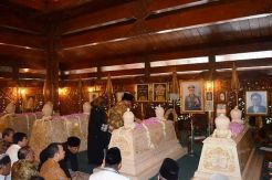 Jelang Ramadan, Warga Jiarah ke Makam Pak Harto