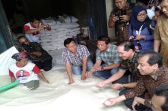 Pedagang Pasar Cipinang Minta Disuplai Beras IR3