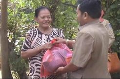 Pemerintah Bantu Keluarga Miskin Pemakan Bangkai