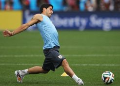 Persahabatan Gerrard dan Suarez Dipertaruhkan