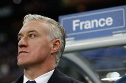 Prancis Disebut Favorit, Deschamps Tertawa