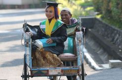 Maju lewat Pendidikan