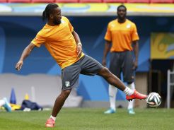 Drogba Masih di Persimpangan Jalan
