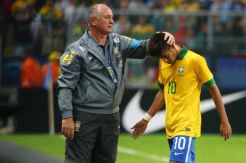 Scolari Puji Kematangan Gaya Bermain Neymar