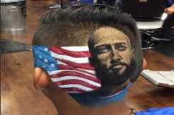 Potongan Rambut Bertema...