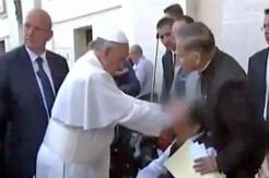 Paus Francis Dukung...