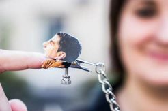 Suarez Nancap di Buah...
