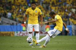 Hulk: Brazil Mesti Juara Untuk Neymar