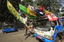 Ribuan Atribut Kampanye...